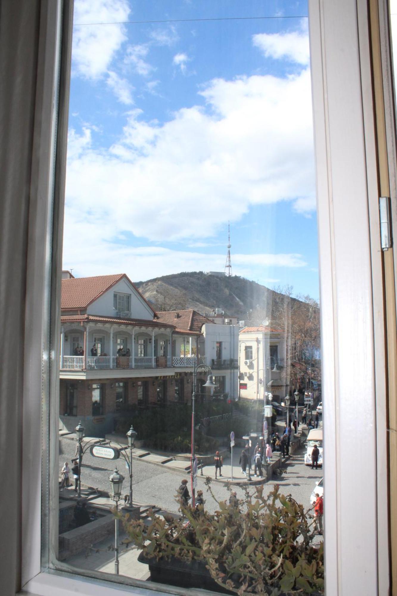Meidan Inn Tbilisi Exterior foto